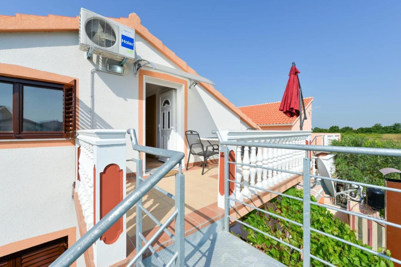 Apartmani Veronika Nin Bagian luar foto