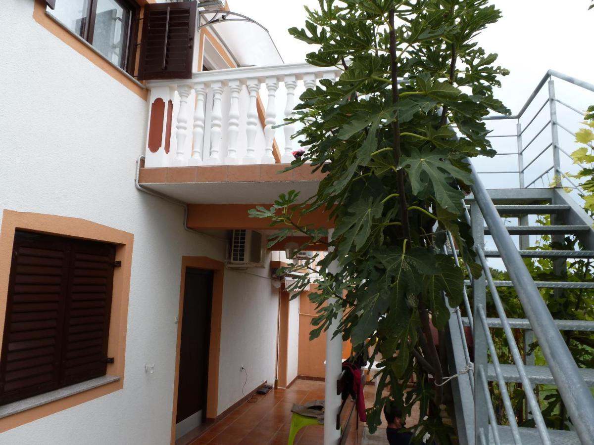 Apartmani Veronika Nin Bagian luar foto